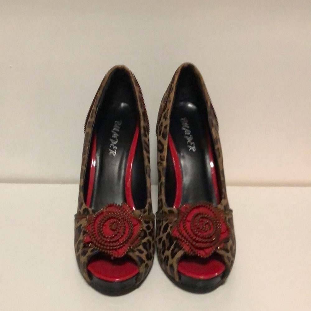 Leopard Print Pumps